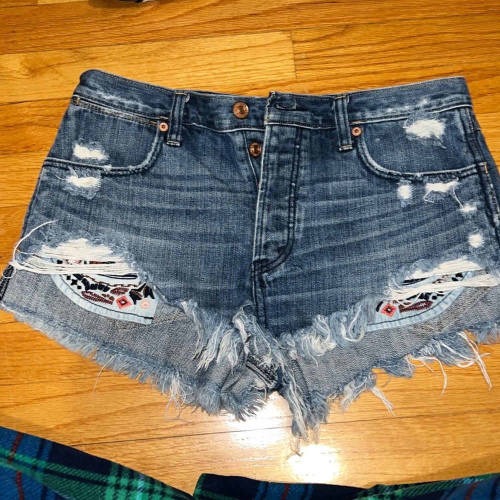 Abercrombie and Fitch High Rise Festival Short